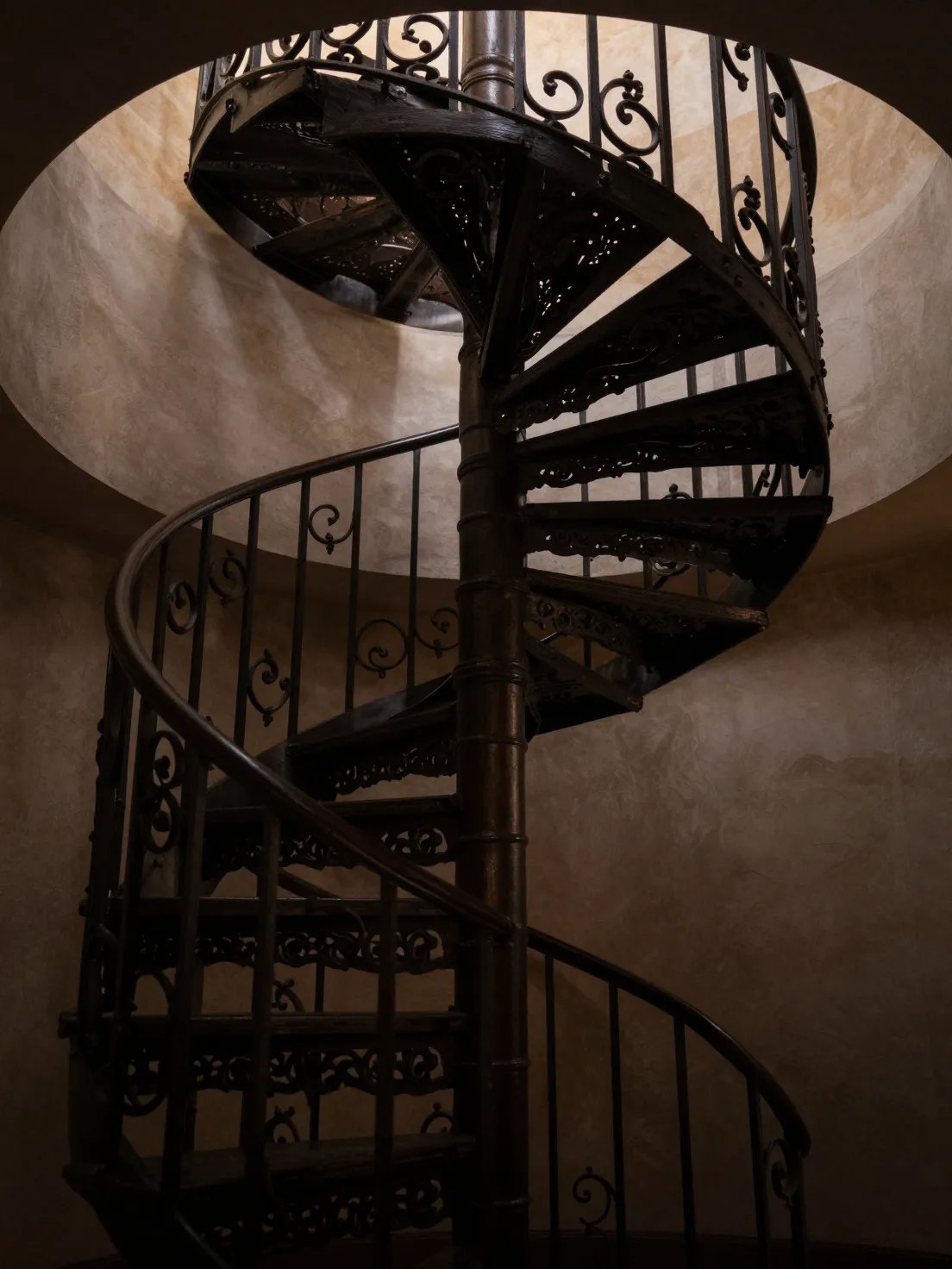 Fig. 05 — Spiral staircase